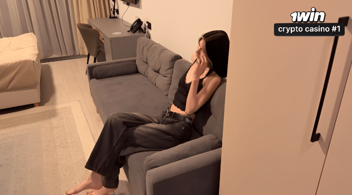 pornฝรั่ง เพื่อนสาวสุดฟิน Cutie kim call my friend xxx 1