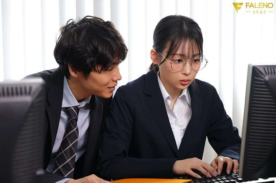 xxx Jav สาวออฟฟิศสุดเนิร์ดรับงานเสียวไซด์ไลน์ FSDSS-987 1